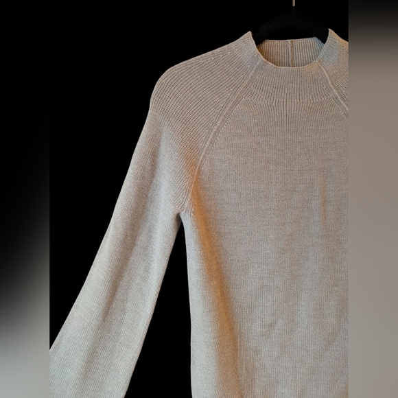 Banana Republic Merino Wool NWT Beige Sweater M - Picture 8 of 8